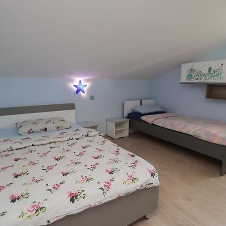 Family Apartment ซริกเวนิซา ภายนอก รูปภาพ