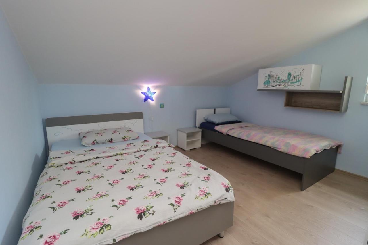 Family Apartment ซริกเวนิซา ภายนอก รูปภาพ